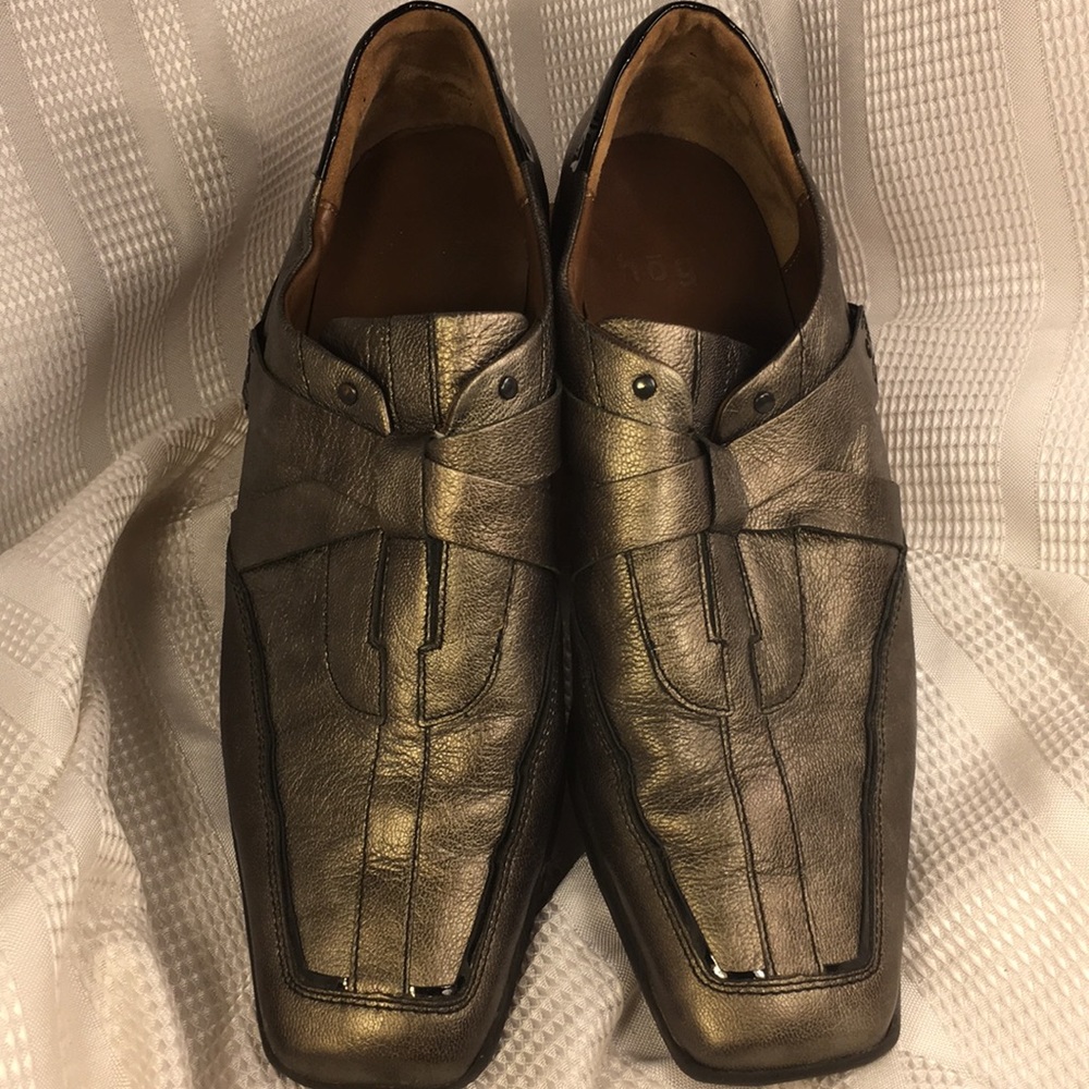 HOGL leather worn once, stylish/trendy loafers